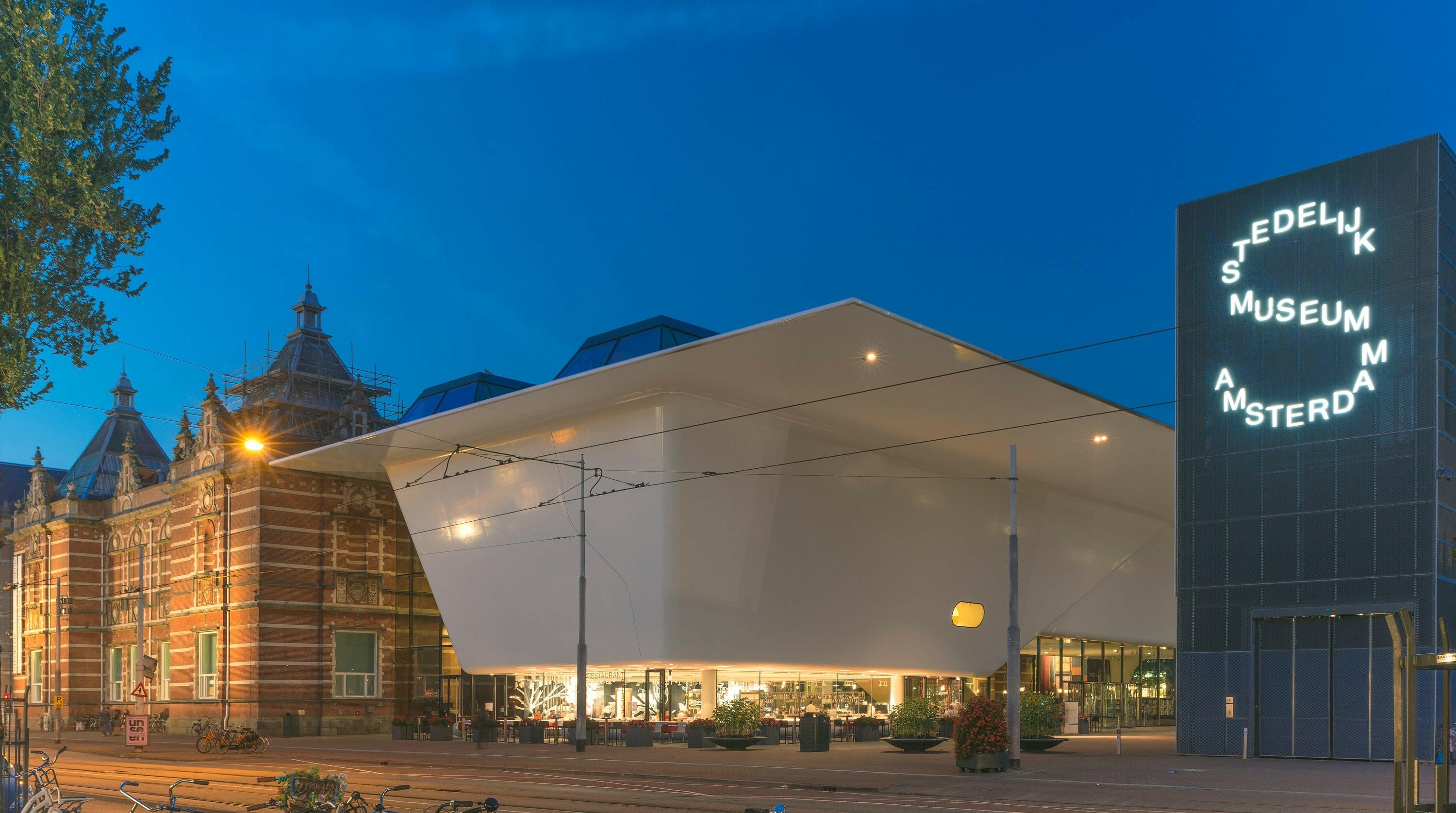 Hoppa över linjen: Stedelijk Museum Amsterdam