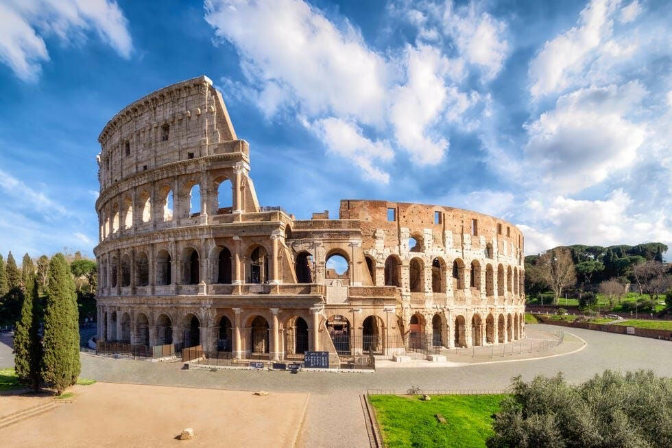 Roma Coliseu: Pule a passagem da linha